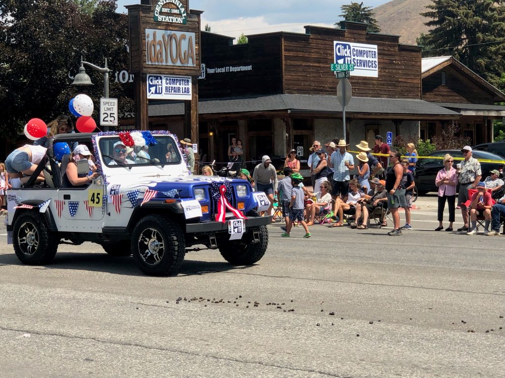Click IT in a hometown parade